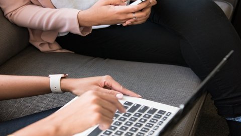 半托管模式下的跨境電商物流企業(yè)挑戰(zhàn)與機遇：物流新模式的發(fā)展趨勢