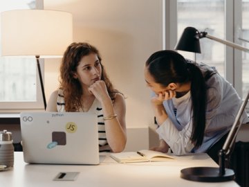 為何選擇香港作為大陸公司運(yùn)營基地？探析其優(yōu)勢