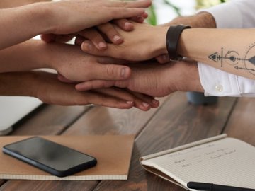 美國公司董事會與股東會的區(qū)別：一文講清所有關(guān)鍵細節(jié)