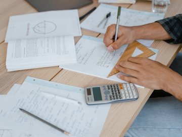 外貿(mào)企業(yè)必備：代理進(jìn)出口服務(wù)類型與核心問(wèn)題解析