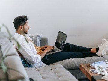 中國人在國外如何辦理銀行卡？真實經驗與操作指南