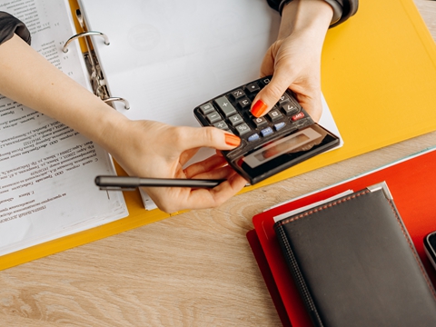 渣打銀行2025內(nèi)地赴港開戶全攻略：流程、政策與實(shí)操指南