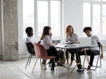 2025跨境電商海外架構(gòu)設(shè)計(jì)指南：合規(guī)、稅務(wù)與風(fēng)控